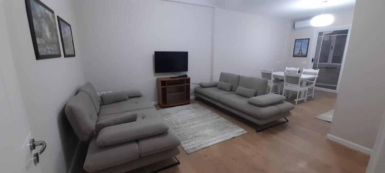 Odri Apartment Vlore Bagian luar foto