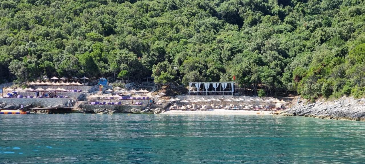 Odri Apartment Vlore Bagian luar foto